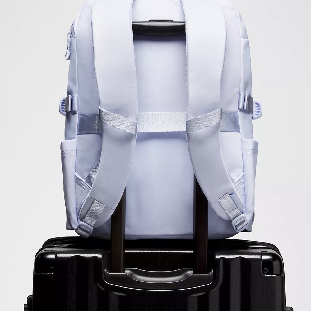 Lululemon New Crew Backpack 22L Updated- Serene Blue - Picture 10 of 11
